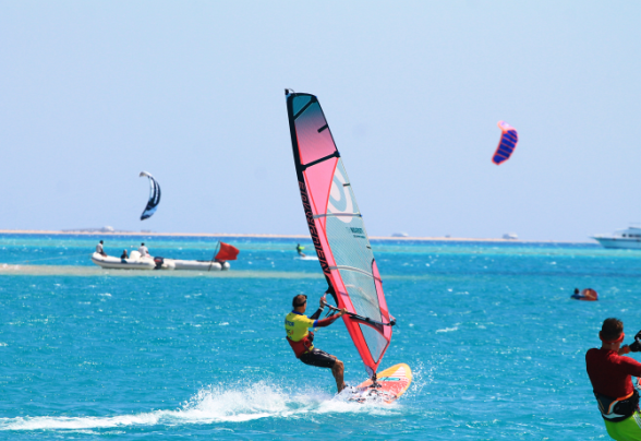 Polska Szkoła windsurfingu SOMA BAY Egipt - KWIECIEŃ 2024