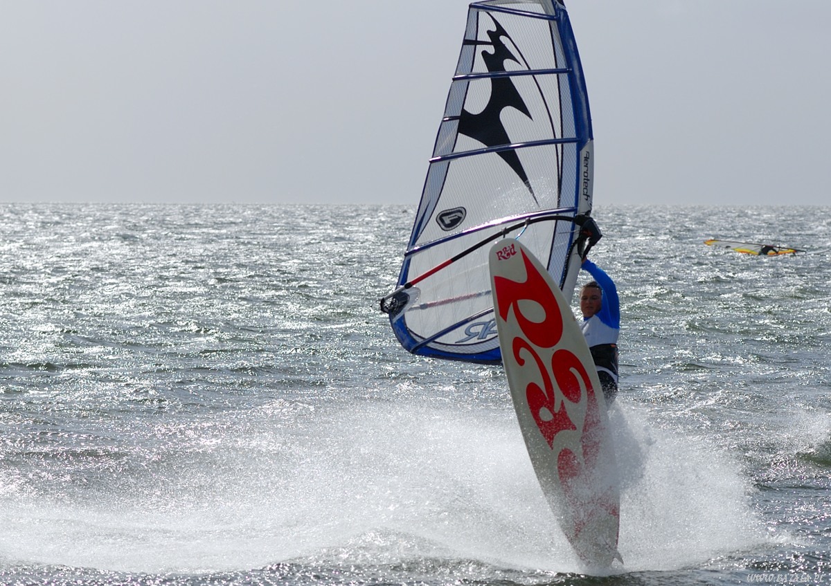 Sesja zdjęciowa w Chalupach w czasie konkretnego sztormu!!! wyjazdy szkoleniowe windsurfing kitesurfing