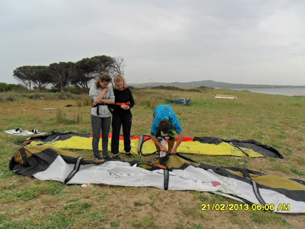 Kurs kitesurfing w Punta Trettu (Sardynia) wyjazdy szkoleniowe windsurfing kitesurfing