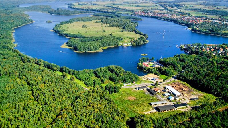 Jezioro Jeziorak - Gdzie na windsurfing w Polsce