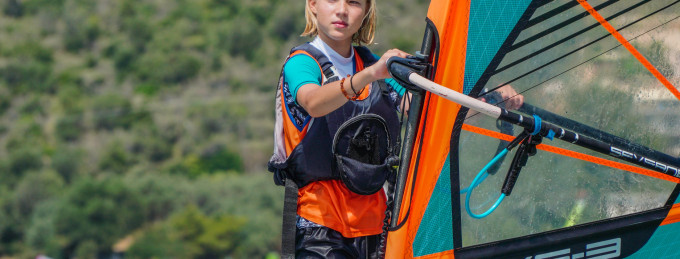 Windsurfing dla dzieci – doskonały sposób na niezapomniane wakacje