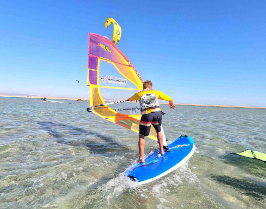 POLSKA SZKOŁA WINDSURFINGU DAHAB - LISTOPAD 2026 NR 1
